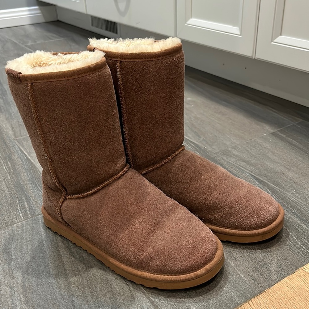 Lightly worn uggs